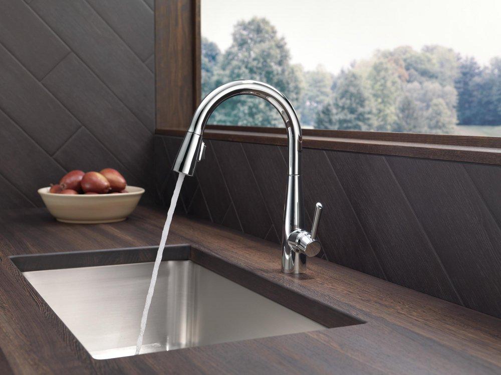 Delta Faucet Chrome Single Handle Pull Down Kitchen Faucet 