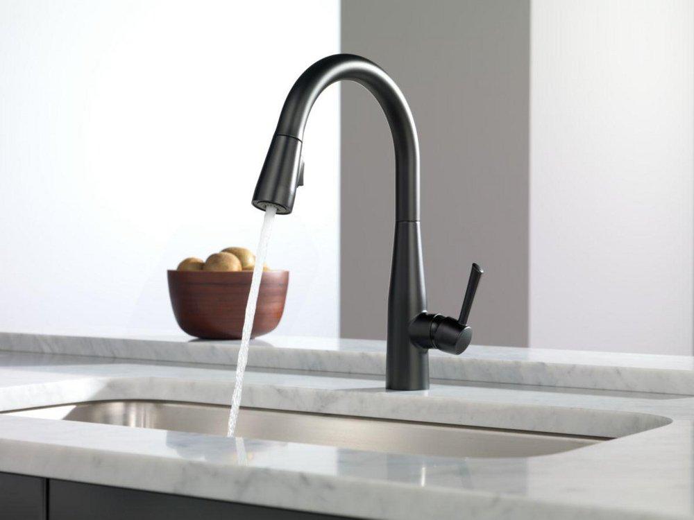 Delta Faucet Matte Black Single Handle Pull Down Kitchen Faucet 