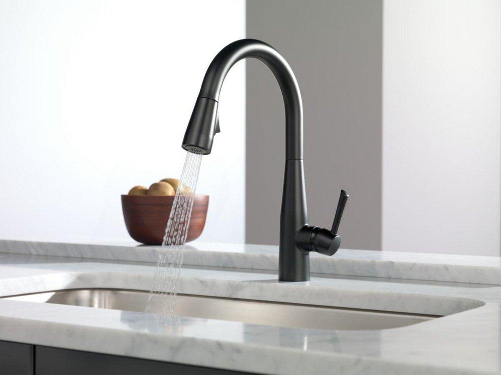 Delta Faucet Matte Black Single Handle Pull Down Kitchen Faucet 