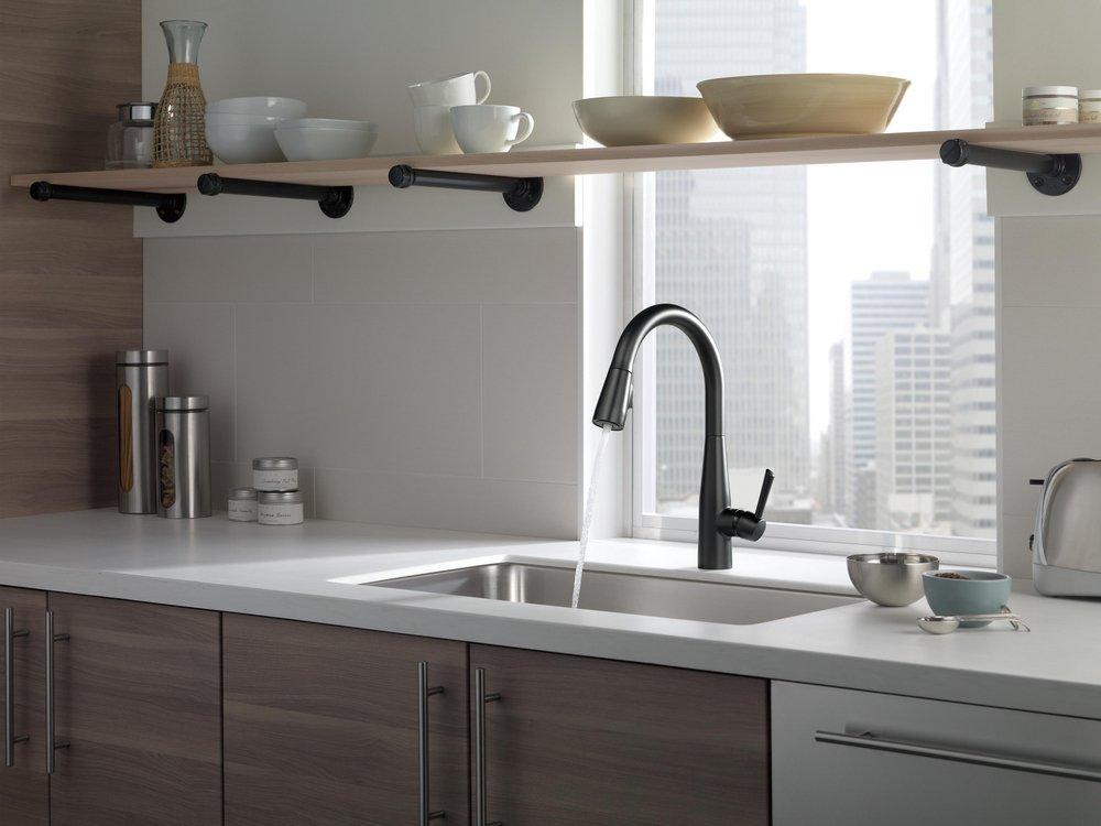 Delta Faucet Matte Black Single Handle Pull Down Kitchen Faucet 