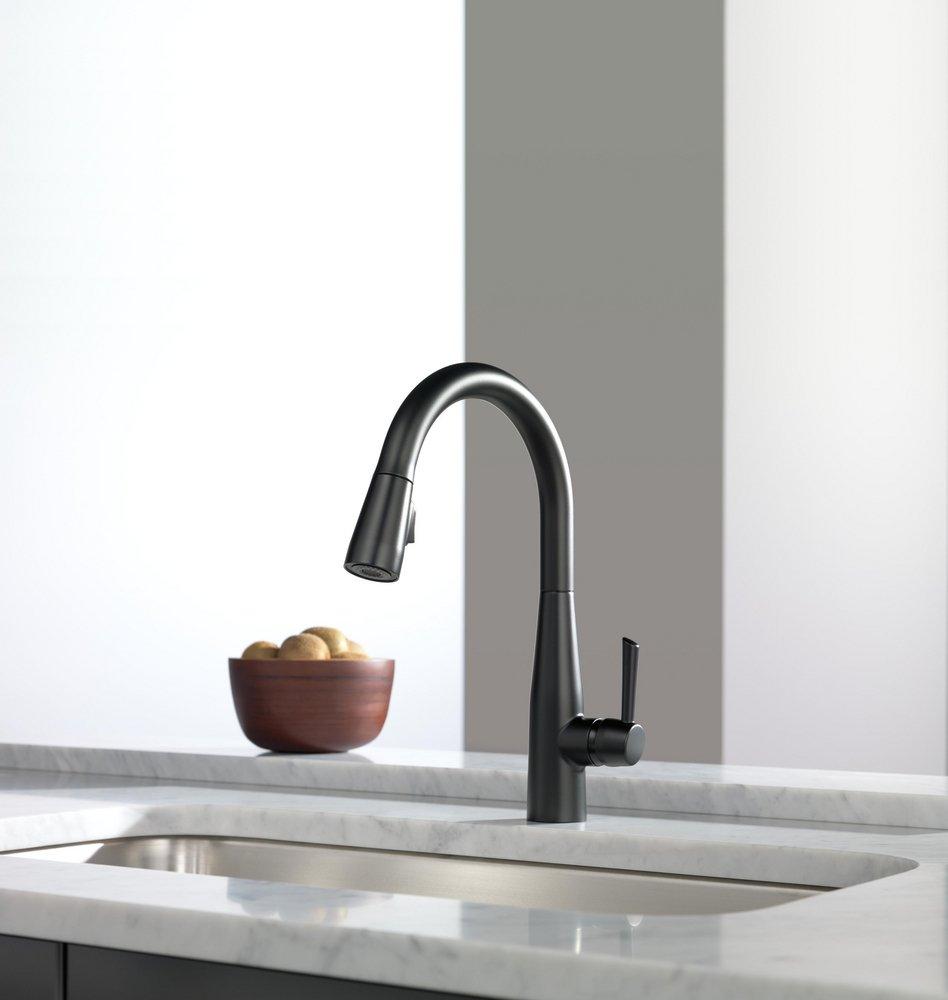 Delta Faucet Matte Black Single Handle Pull Down Kitchen Faucet 