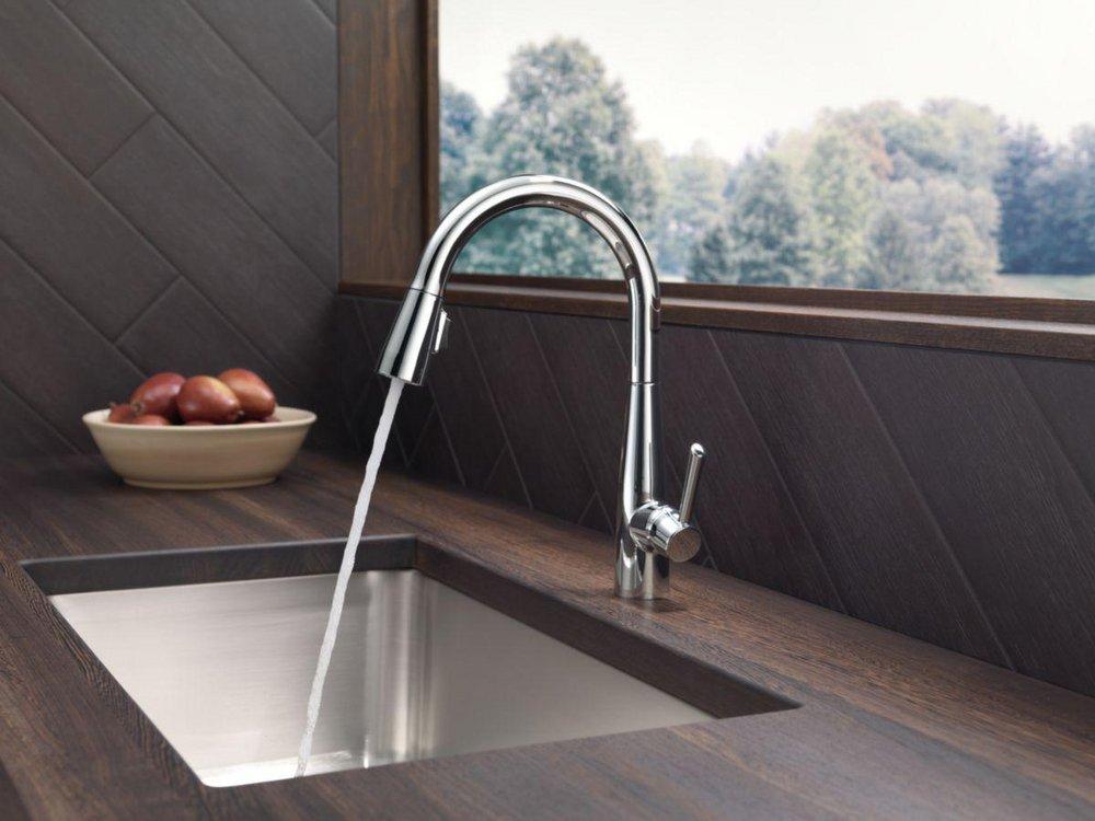 Delta Faucet Venetian Bronze Single Handle Pull Down Kitchen Faucet 