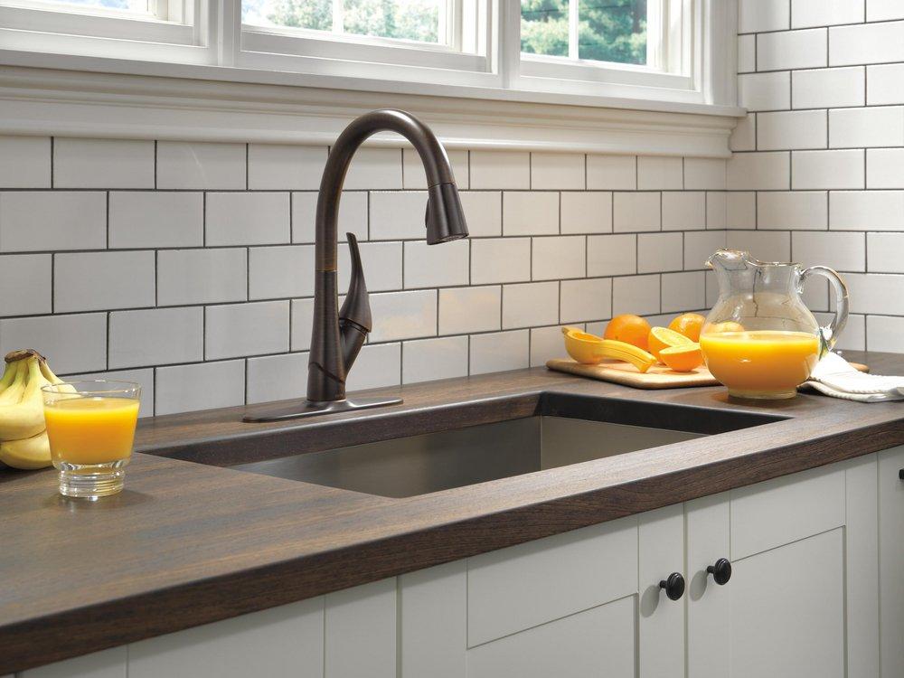 Delta Faucet Venetian Bronze *CVR* *ESSA ESC W/ BASEPLATE & NUTS 