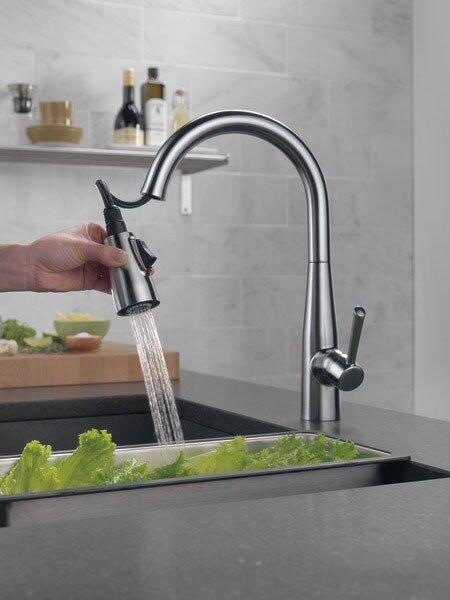 Delta Faucet Arctic Stainless Single Handle Pull Down Kitchen Faucet 