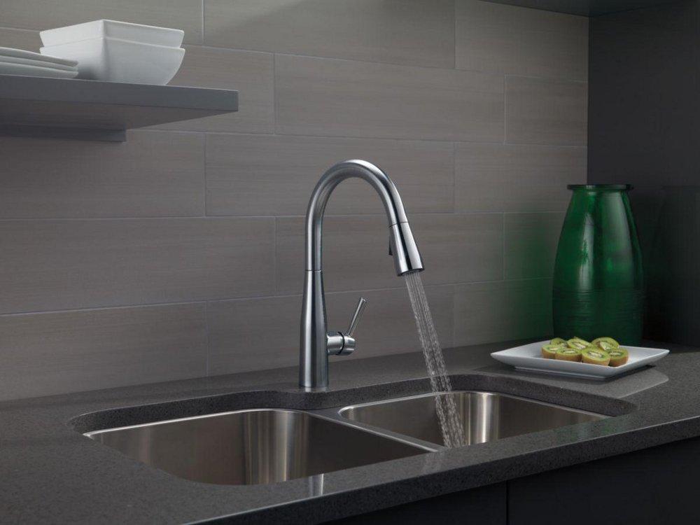 Delta Faucet Arctic Stainless Single Handle Pull Down Kitchen Faucet 