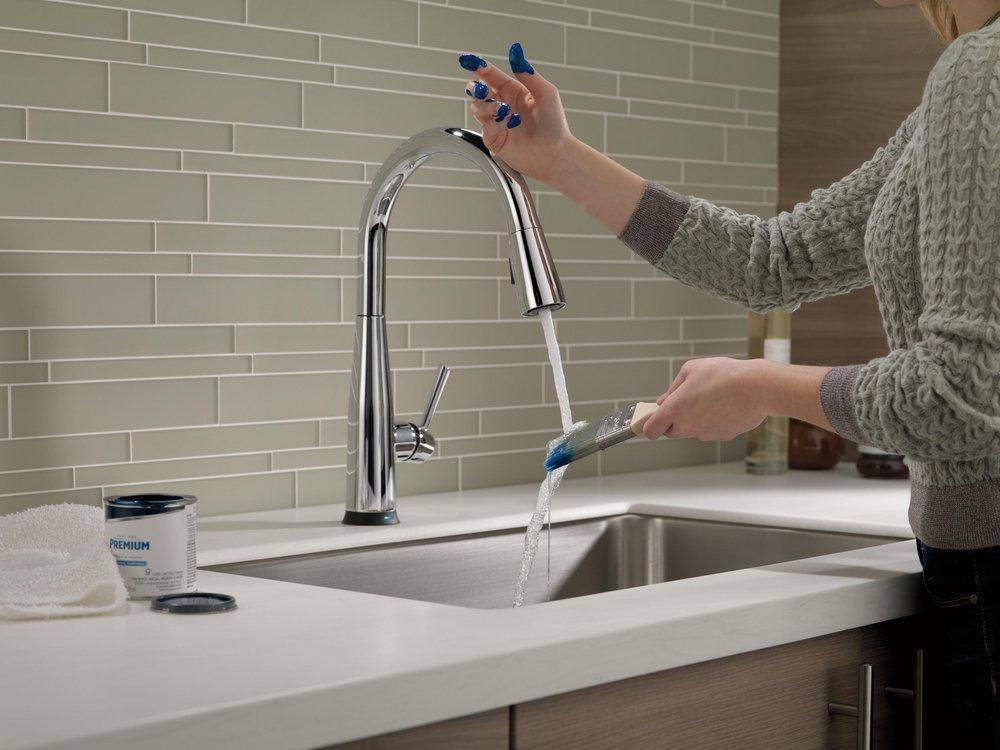 Delta Faucet Chrome Single Handle Pull Down Touch Activated Kitchen Faucet 