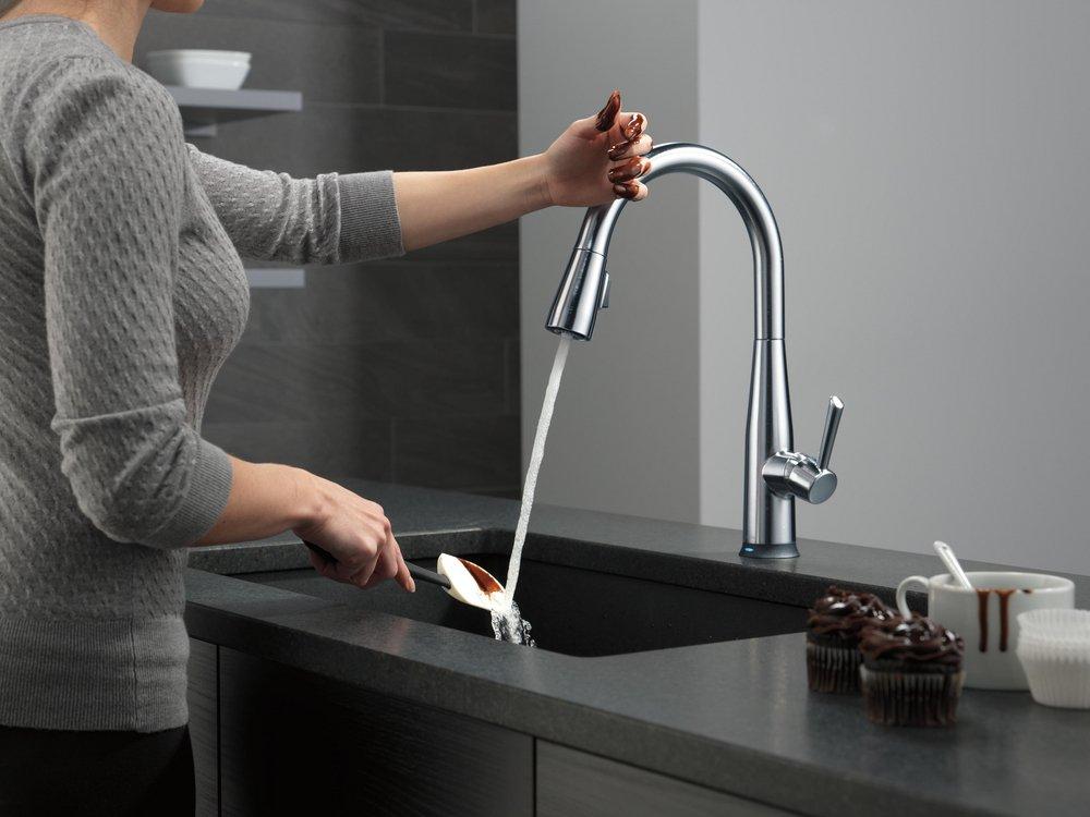 Delta Faucet Arctic Stainless Single Handle Pull Down Touch Activated Kitchen Faucet 
