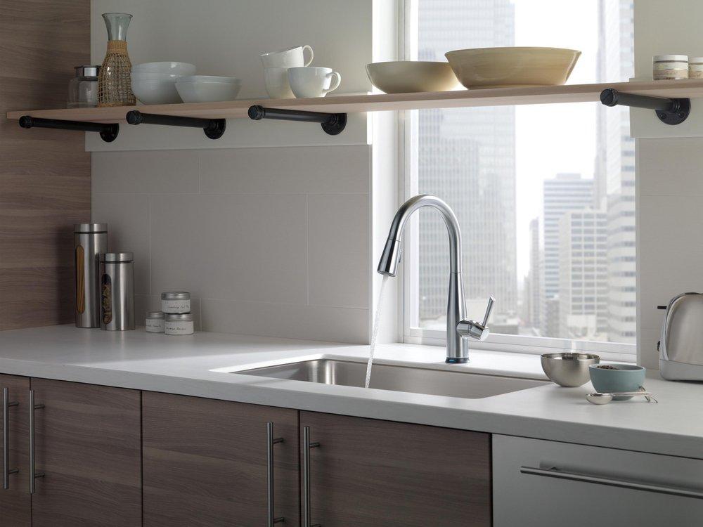 Delta Faucet Arctic Stainless Single Handle Pull Down Touch Activated Kitchen Faucet 
