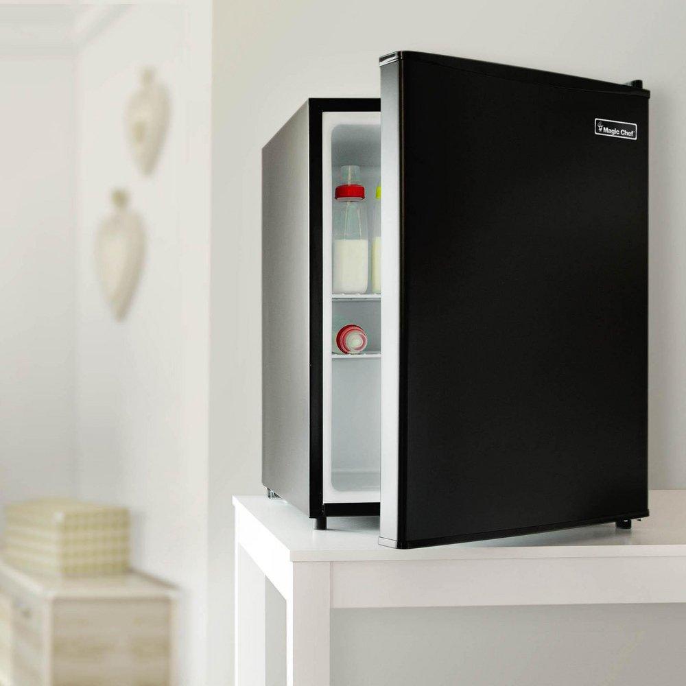 Magic Chef Appliance Black 18-1/2 in. 2.4 cu. ft. Compact Refrigerator 