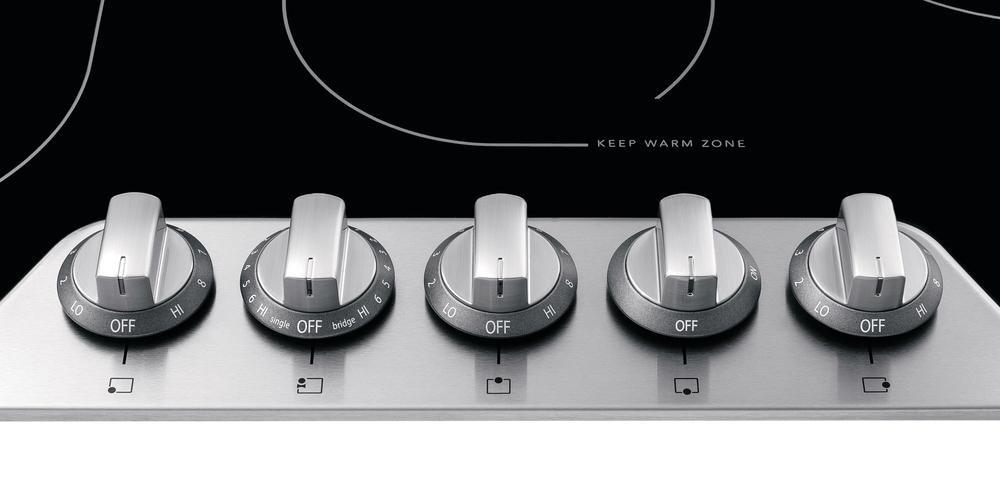 Frigidaire Black 5 Burner Smoothtop Cooktop 