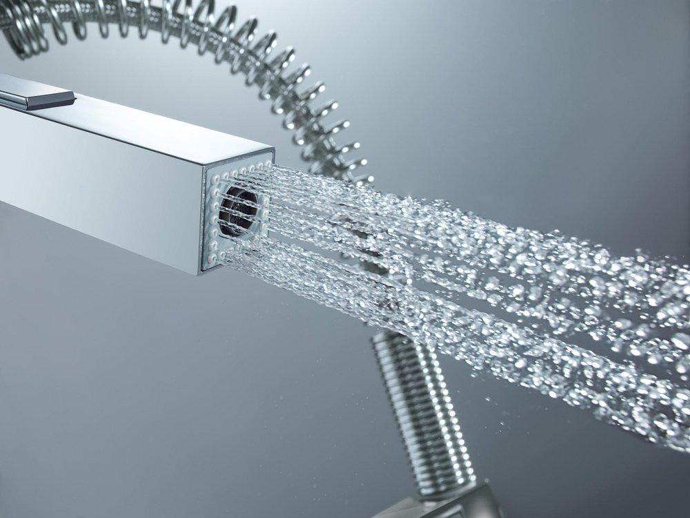 GROHE StarLight&reg; Chrome Single Handle Pull Down Kitchen Faucet 