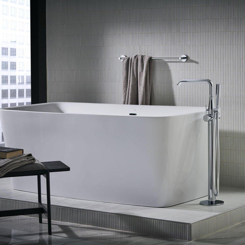 DXV Canvas White 66-3/4 x 33-5/16 in. Freestanding Bathtub with Center Drain 