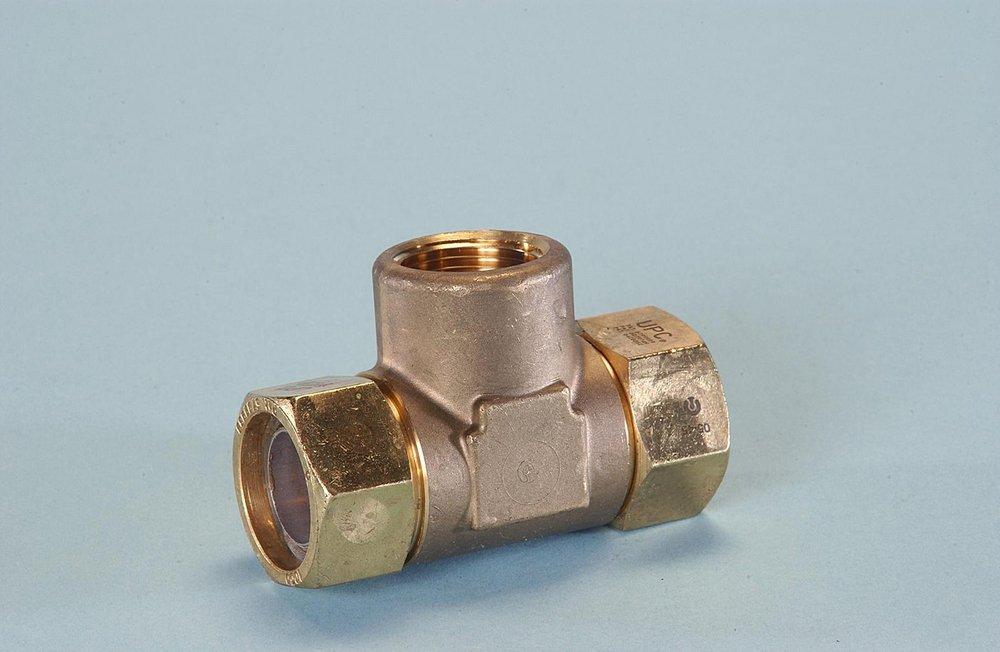 Omega Flex FNPT Straight Tee Tube 