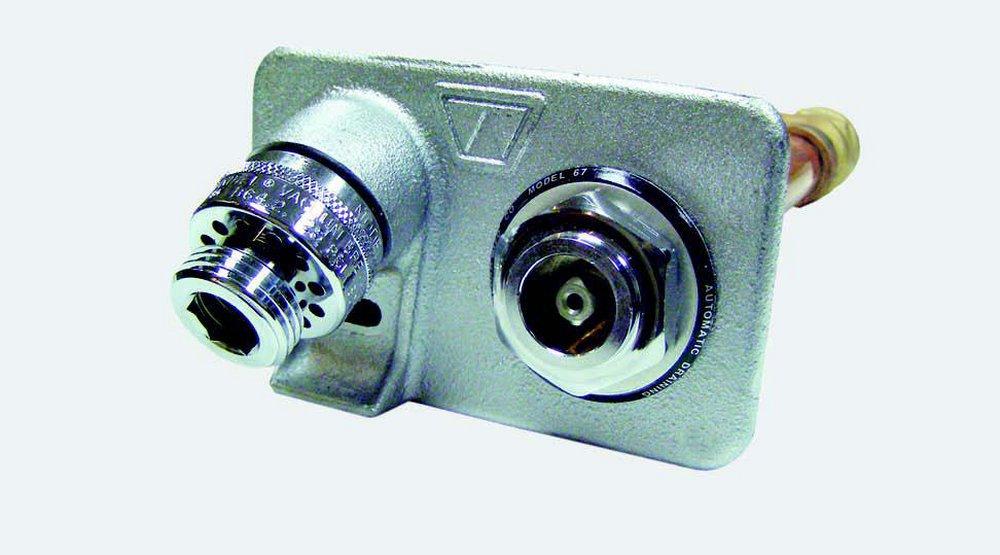 Woodford Manufacturing Chrome Chrome 3/4 in. FPT x MGHT Wall Hydrant 