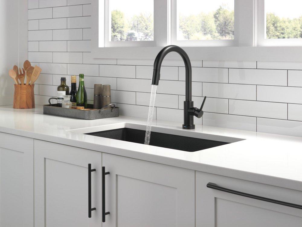 Delta Faucet Matte Black Single Handle Pull Down Touch Activated Kitchen Faucet 