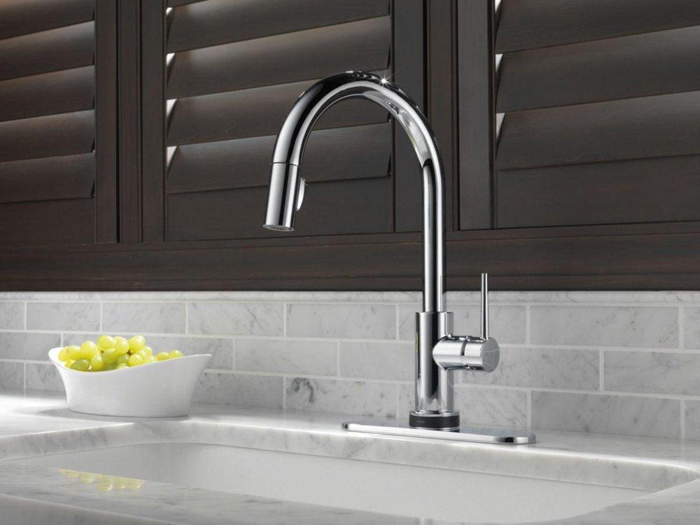 Delta Faucet Matte Black Single Handle Pull Down Touch Activated Kitchen Faucet 