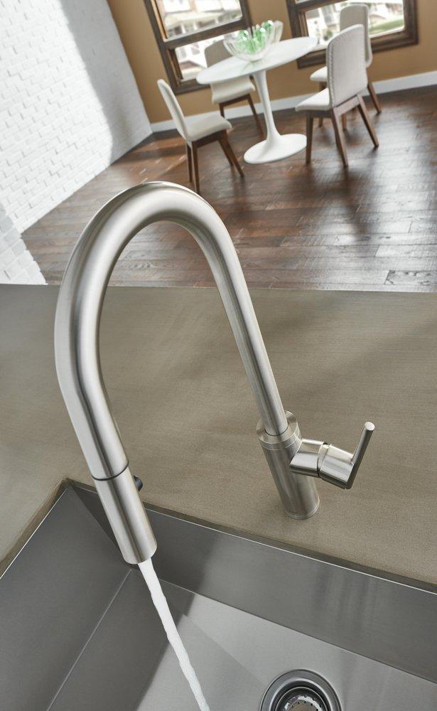 Gerber Plumbing Stainless Steel Single Handle Pull Down Kitchen Faucet 