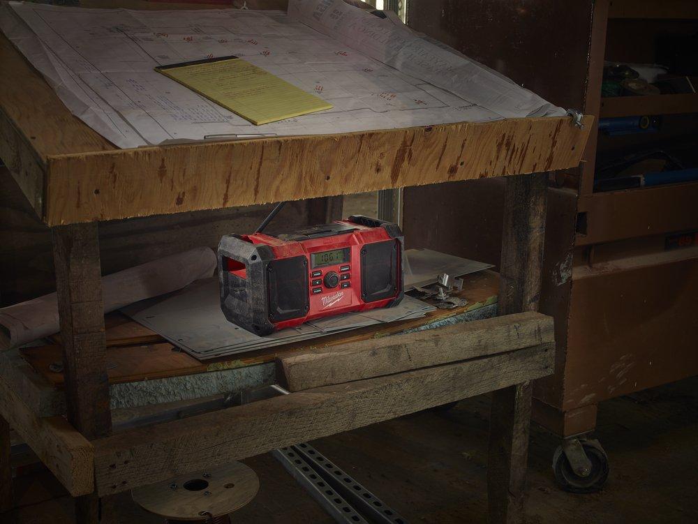 Milwaukee&reg; Black Cordless Radio 