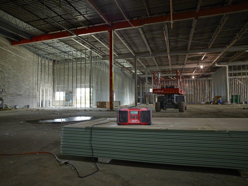 Milwaukee&reg; Black Cordless Radio 