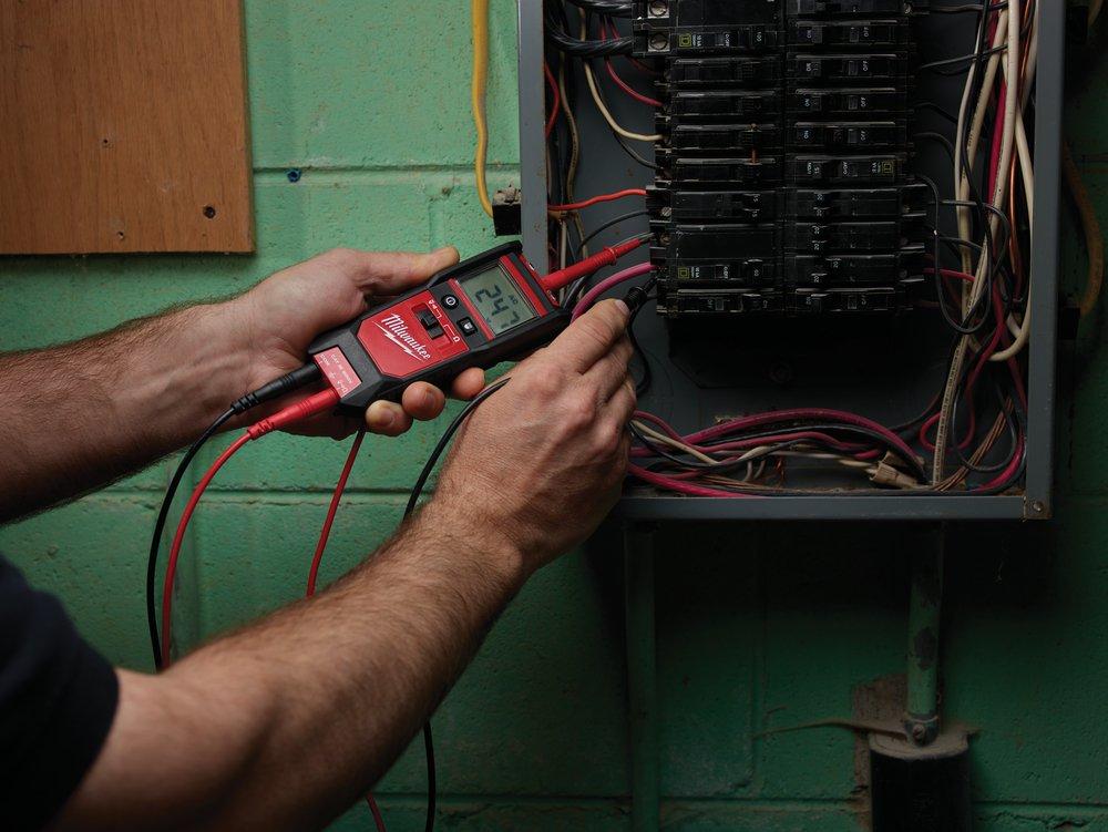 Milwaukee&reg; Black Auto Voltage or Continuity Tester with Resistance 