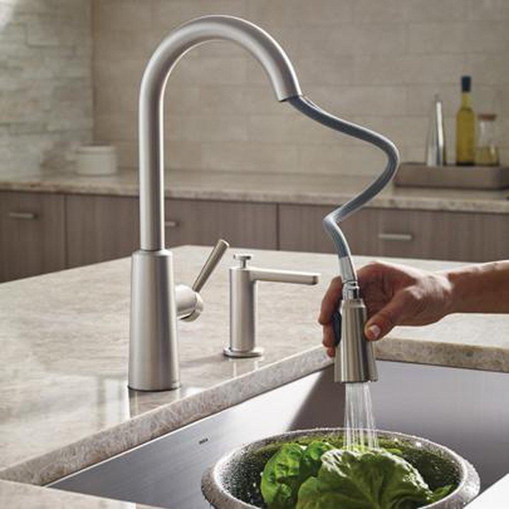 Moen Spot Resist&trade; Stainless Single Handle Pull Down Kitchen Faucet 