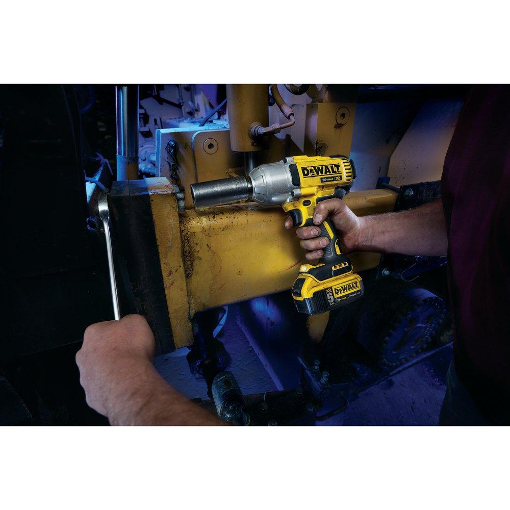 DEWALT Yellow/Black 20V Impact Wrench Kit 