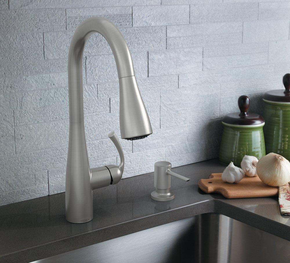 Moen Spot Resist Stainless Single Handle Pull Down Kitchen Faucet 