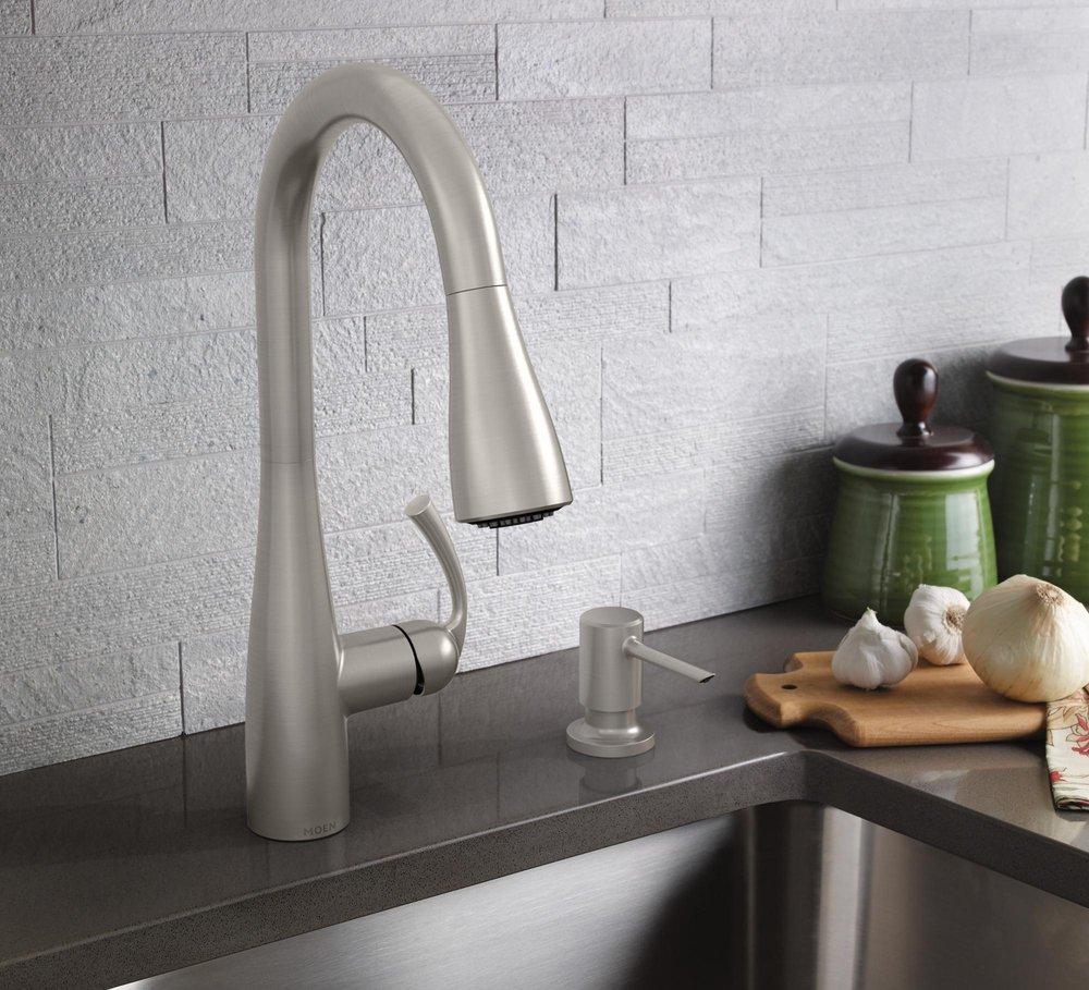 Moen Spot Resist Stainless Single Handle Pull Down Kitchen Faucet 