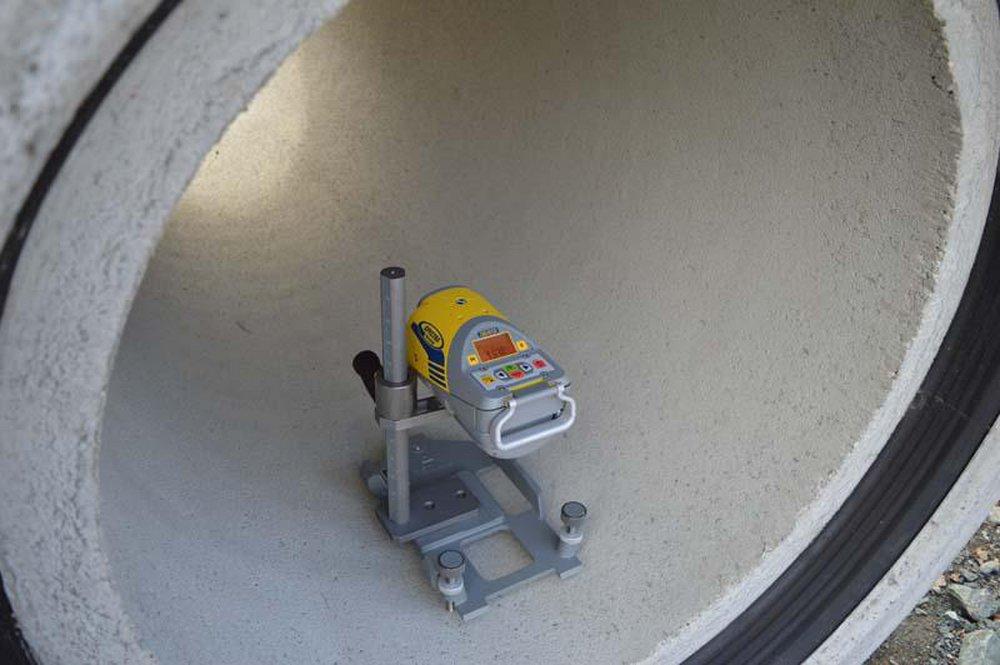 Spectra Precision Yellow Pipe Laser with Remote Control Adjustable Pole 