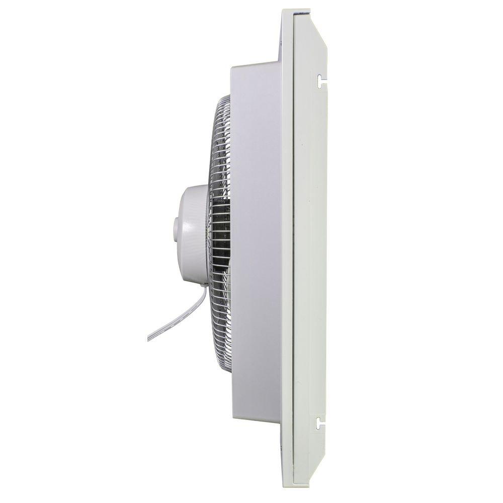 Air King America Inc 3-Blade Oscillating Pedestal Portable Fan 