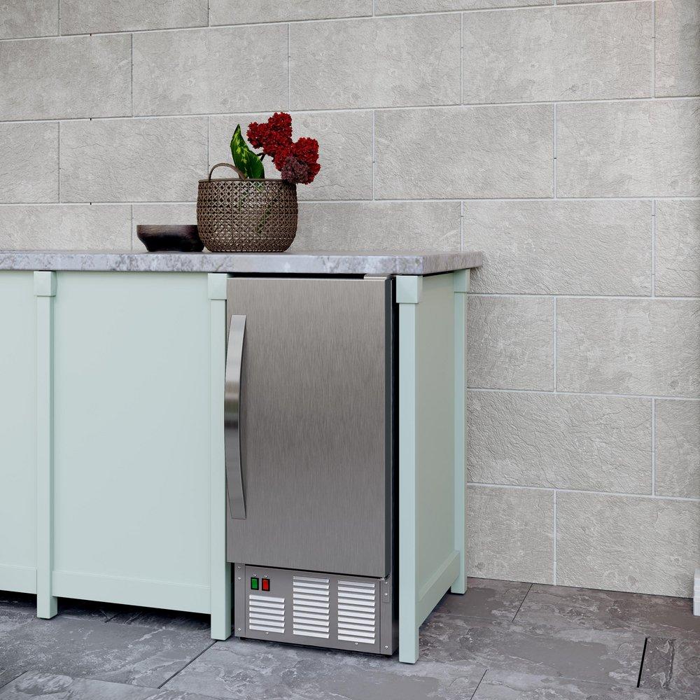 Edgestar Stainless Steel 33-1/2 in. 25 lb Ice Maker 