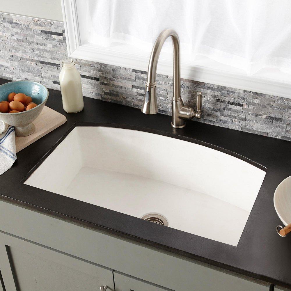 Native Trails Pearl 33 x 20-1/2 in. Concrete Single Bowl Farmhouse Kitchen Sink 