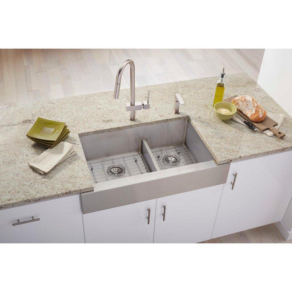 Elkay Polished Satin 31-1/2 x 20-1/4 in. No-Hole Stainless Steel Double Bowl Apron Front Kitchen Sink 