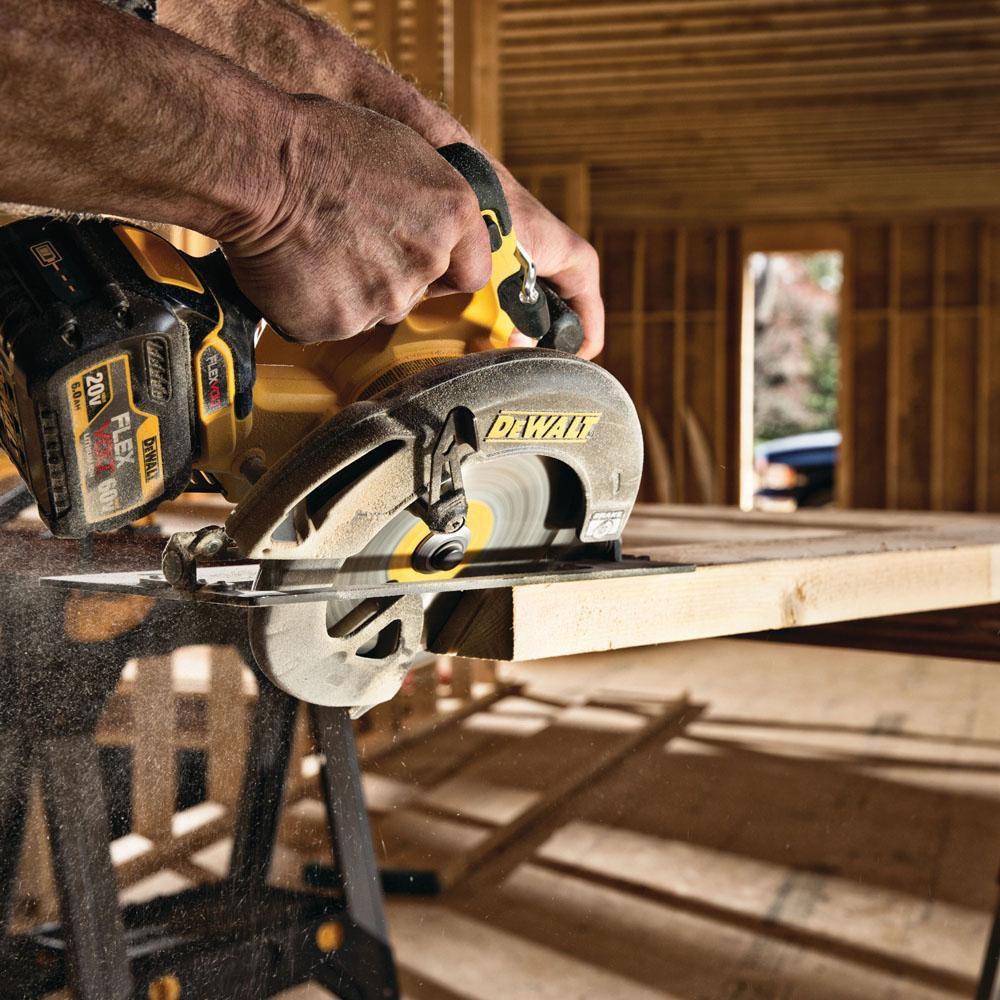 DEWALT Yellow Cordless 15A 20/60V Circular Saw Tool Kit 