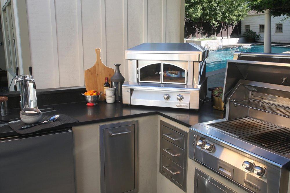 Alfresco Stainless Steel 30 in. Countertop Mounting Pizza Oven 