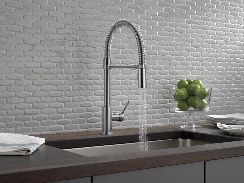 Delta Faucet Arctic Stainless Single Handle Pull Down Kitchen Faucet 