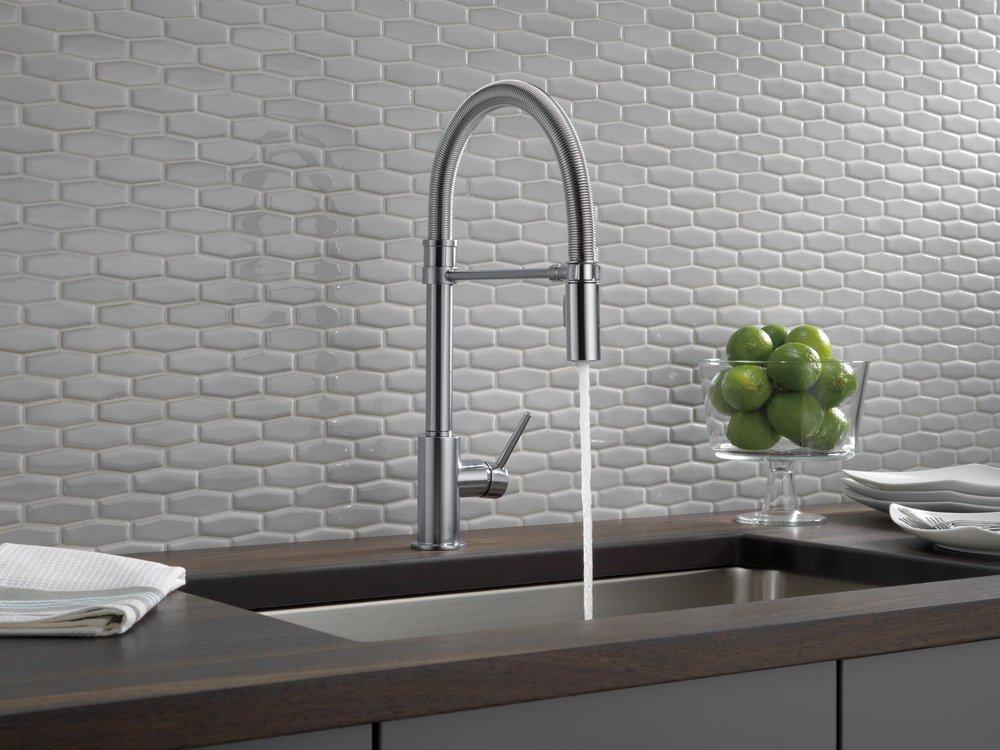 Delta Faucet Arctic Stainless Single Handle Pull Down Kitchen Faucet 