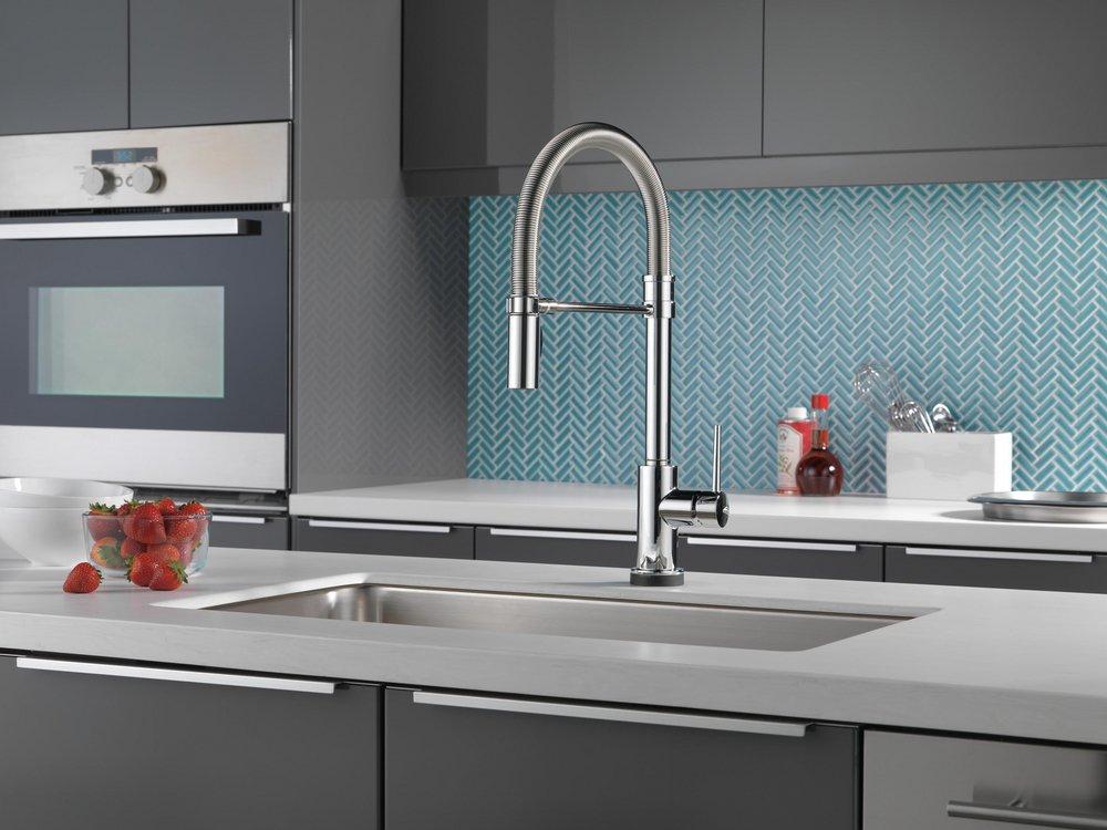 Delta Faucet Chrome Single Handle Pull Down Touch Activated Kitchen Faucet 