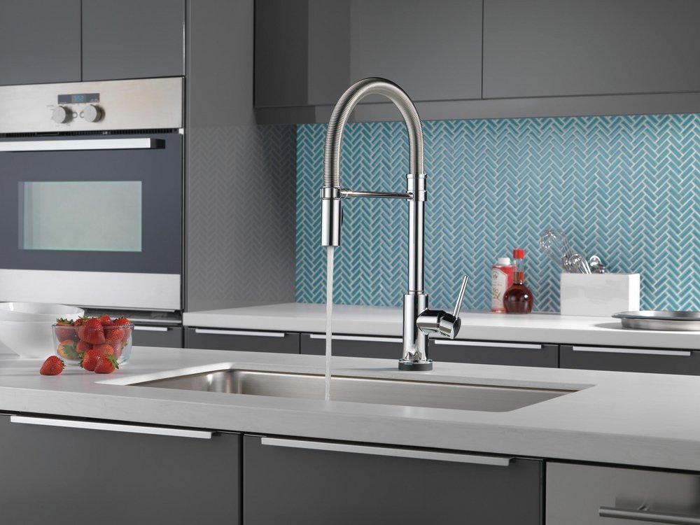 Delta Faucet Chrome Single Handle Pull Down Touch Activated Kitchen Faucet 