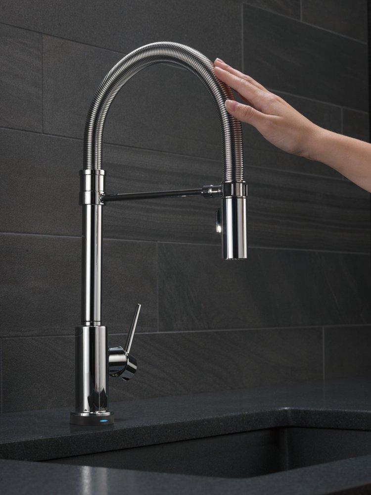 Delta Faucet Chrome Single Handle Pull Down Touch Activated Kitchen Faucet 