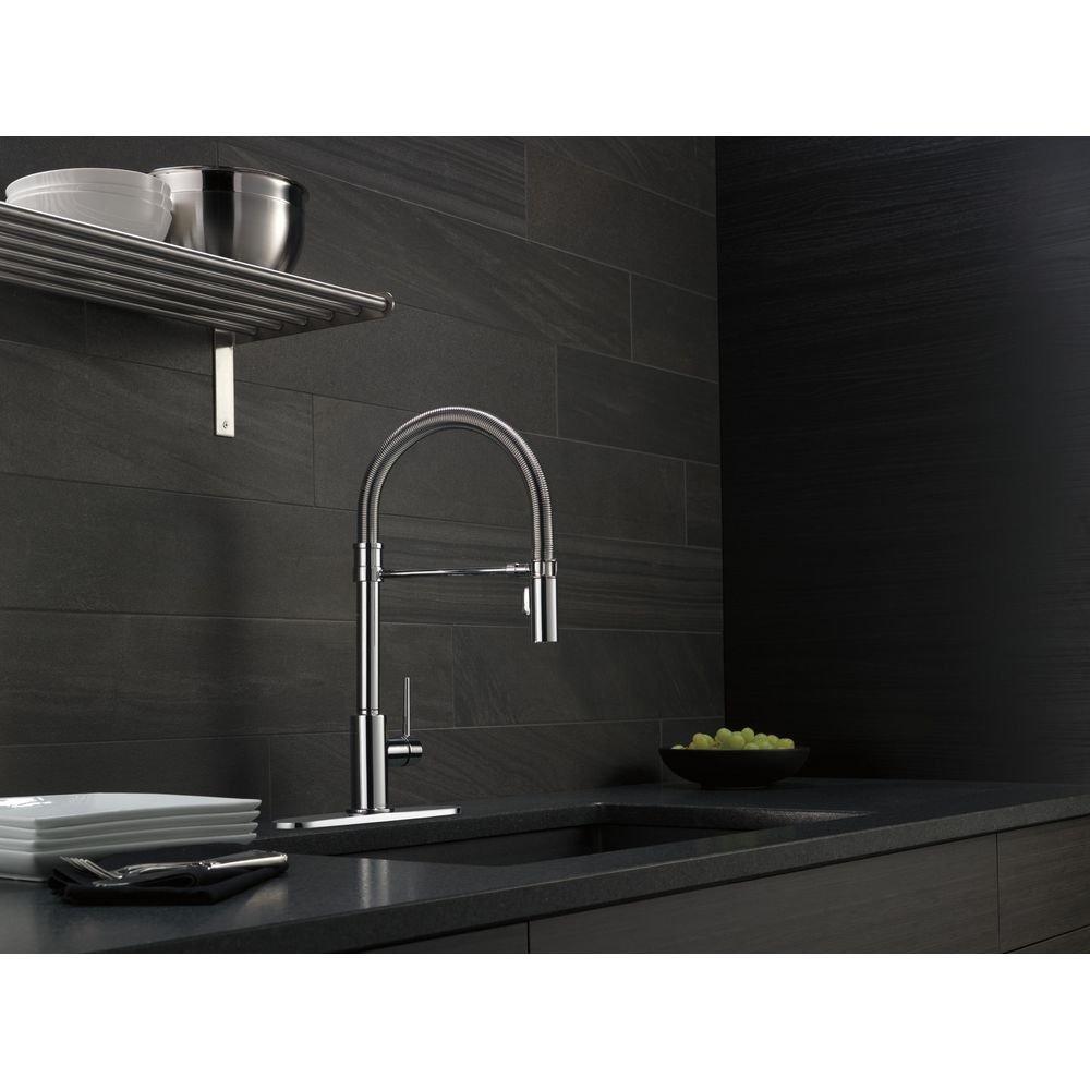 Delta Faucet Chrome Single Handle Pull Down Kitchen Faucet 