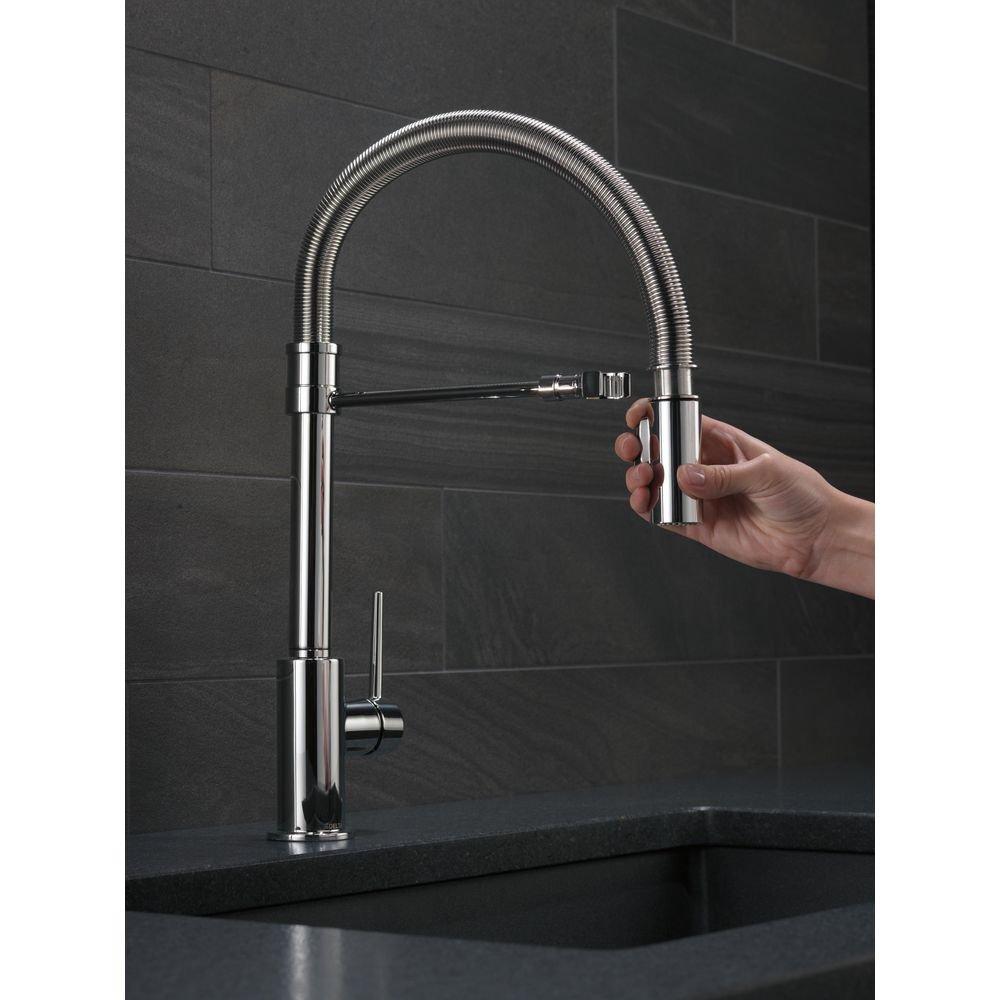 Delta Faucet Chrome Single Handle Pull Down Kitchen Faucet 