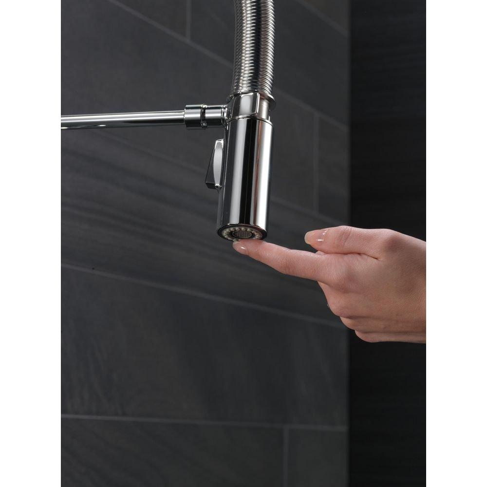 Delta Faucet Chrome Single Handle Pull Down Kitchen Faucet 