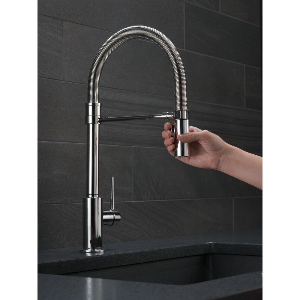 Delta Faucet Chrome Single Handle Pull Down Kitchen Faucet 