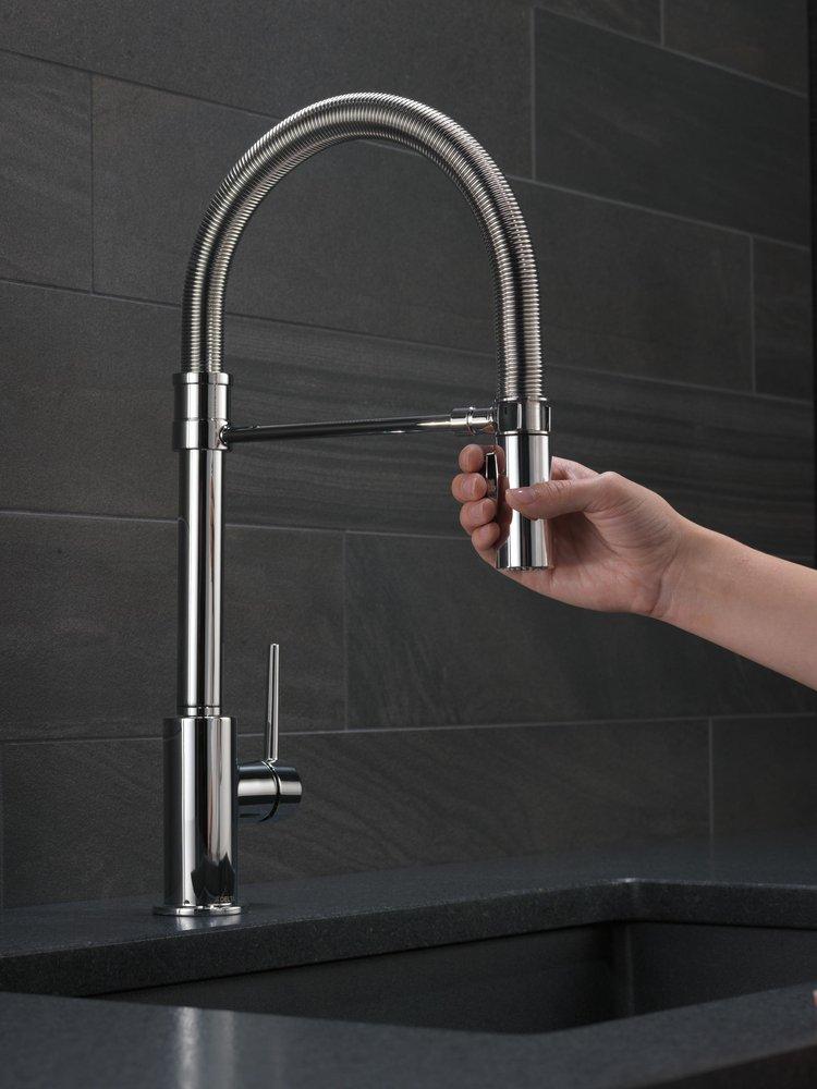 Delta Faucet Chrome Single Handle Pull Down Kitchen Faucet 