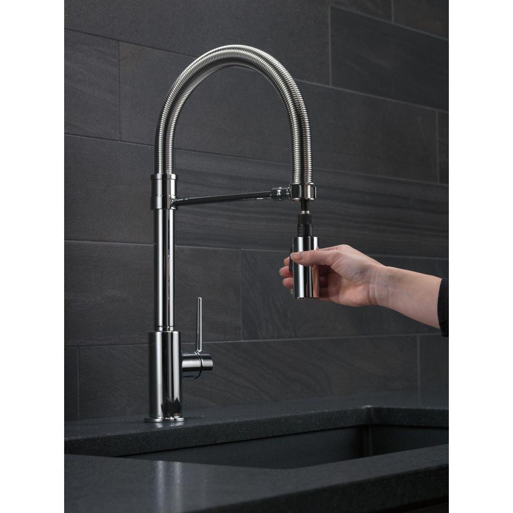 Delta Faucet Chrome Single Handle Pull Down Kitchen Faucet 