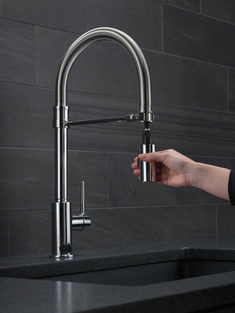 Delta Faucet Chrome Single Handle Pull Down Kitchen Faucet 