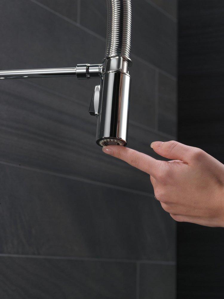 Delta Faucet Chrome Single Handle Pull Down Kitchen Faucet 