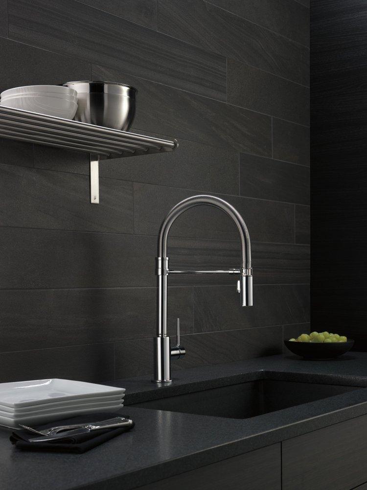 Delta Faucet Chrome Single Handle Pull Down Kitchen Faucet 