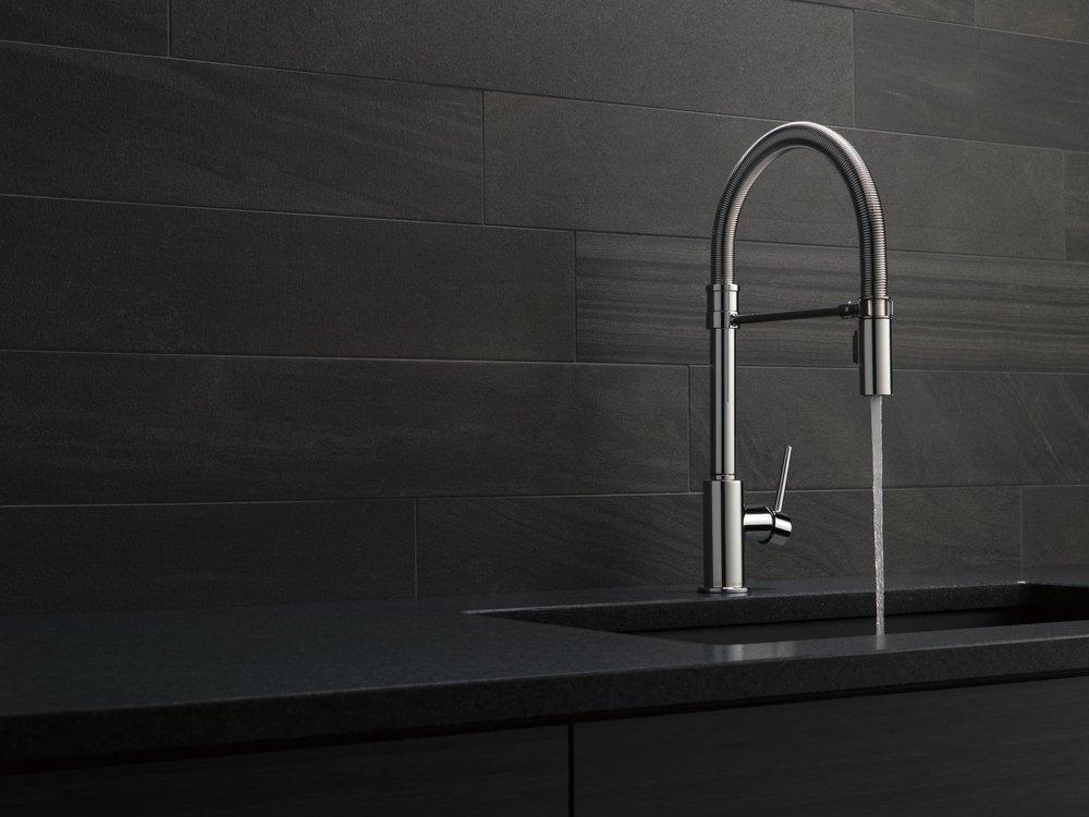 Delta Faucet Chrome Single Handle Pull Down Kitchen Faucet 